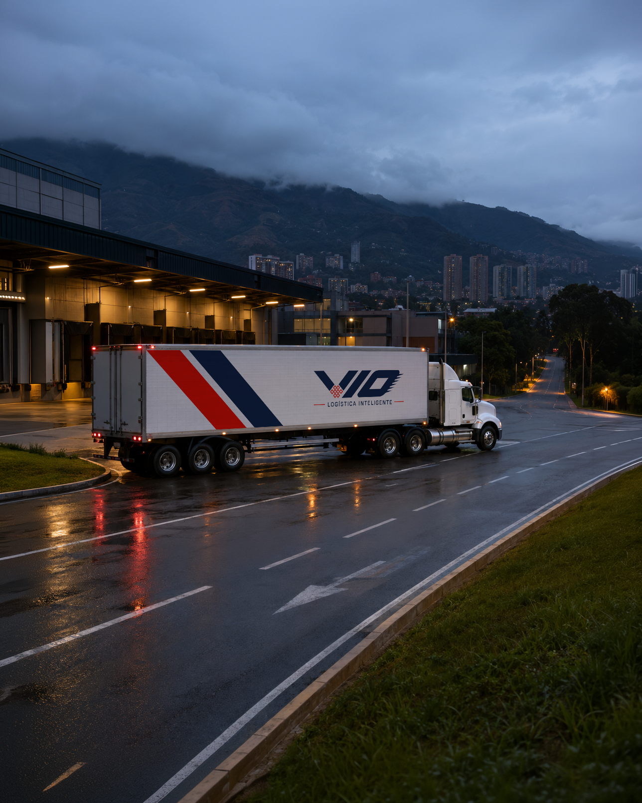 Vehículo de carga en una ruta troncal entre ciudades